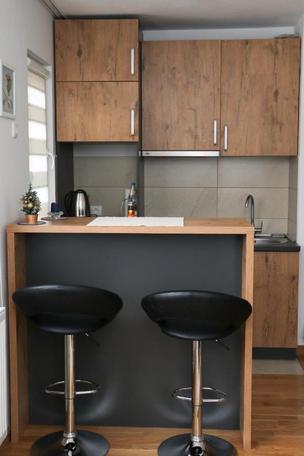 יהורינה Apartmani Vidik - Groodvy House מראה חיצוני תמונה