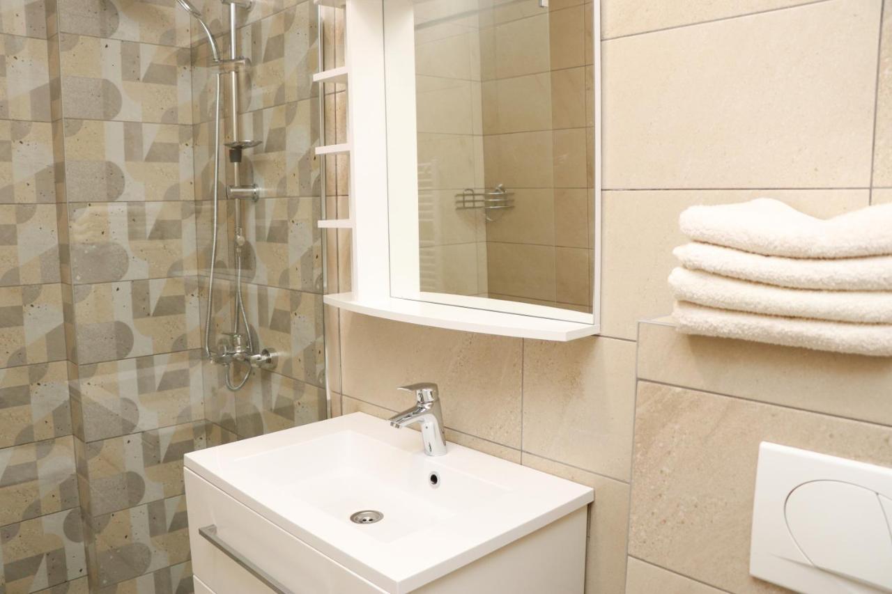 יהורינה Apartmani Vidik - Groodvy House מראה חיצוני תמונה