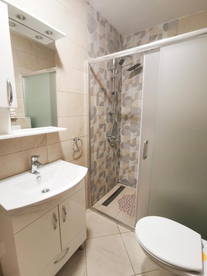 יהורינה Apartmani Vidik - Groodvy House מראה חיצוני תמונה